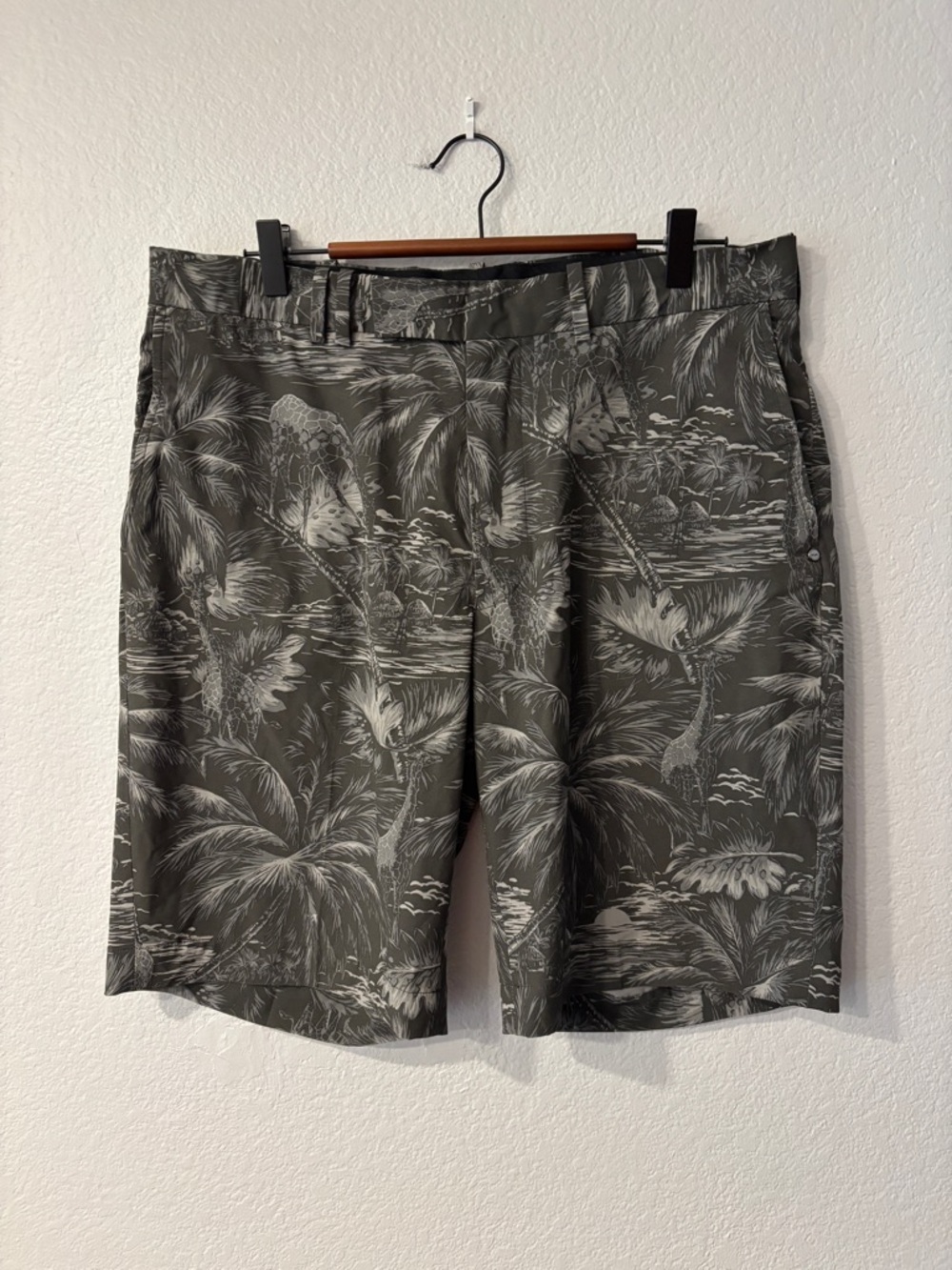 RLX Ralph Lauren Dark Olive Tropical-Print Flat Front Performer Golf Shorts